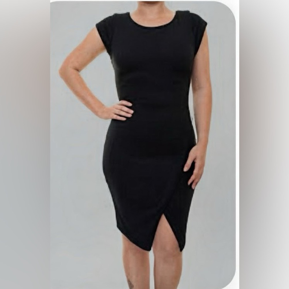 Elegant Black Sheath Dress W/Scoop Neckline & Cap Sleeve Fits M/L